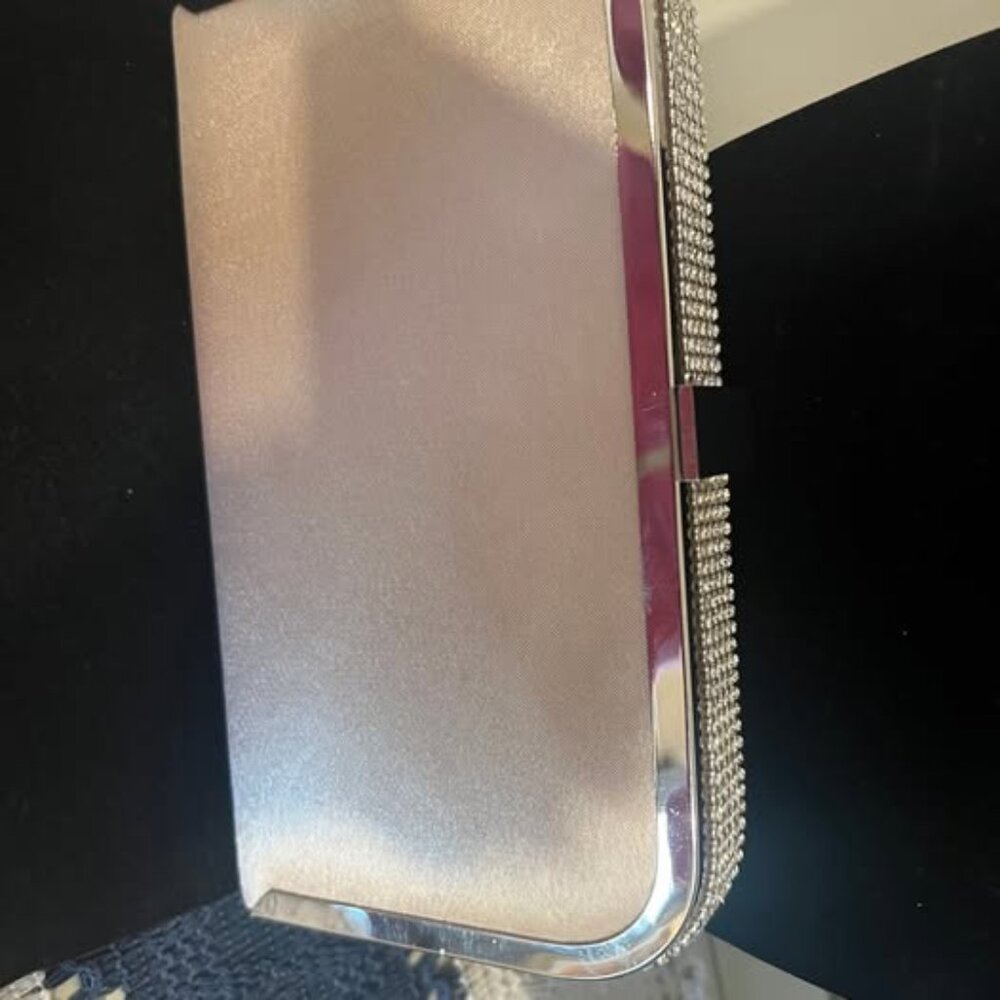 Purse - Picture 4 of 9